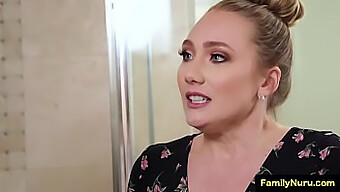 Masajul Senzual Nuru Al Lui Aj Applegate Cu Un Final Fericit