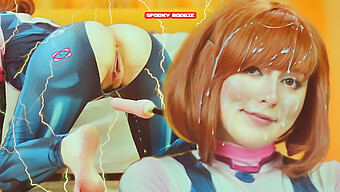 Polonyalı Cosplayer Uravity, Bir Seks Makinesiyle Yoğun Zevk Yaşıyor